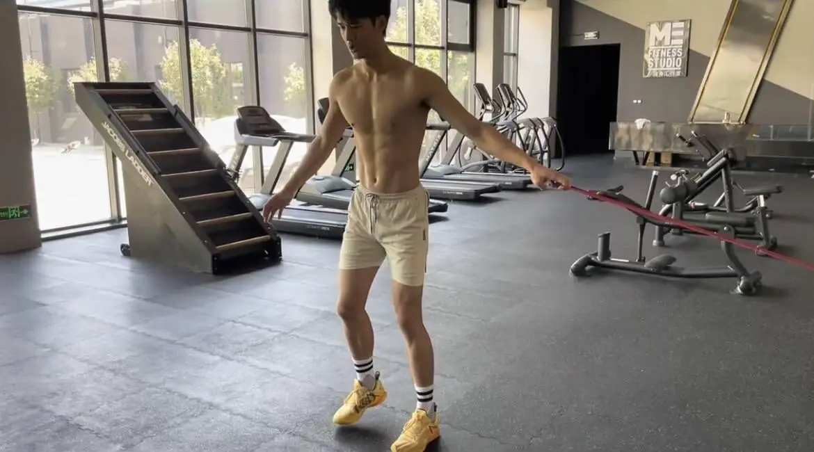成年人是否可以通过篮球训练改善身高_2